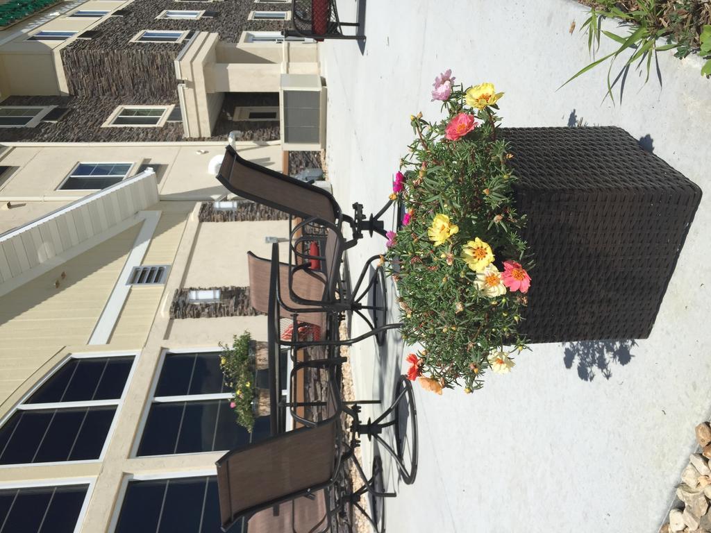 Grandstay Hotel & Suites Mount Horeb - Madison Eksteriør billede