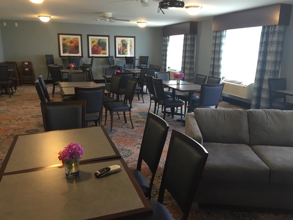 Grandstay Hotel & Suites Mount Horeb - Madison Eksteriør billede
