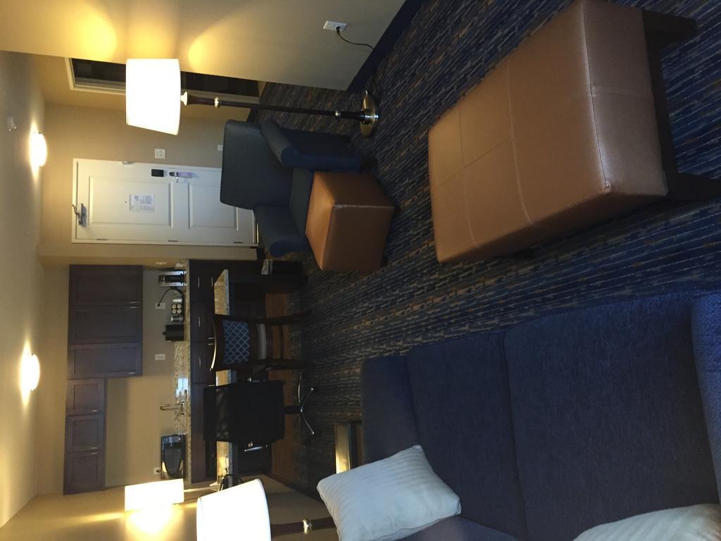 Grandstay Hotel & Suites Mount Horeb - Madison Værelse billede
