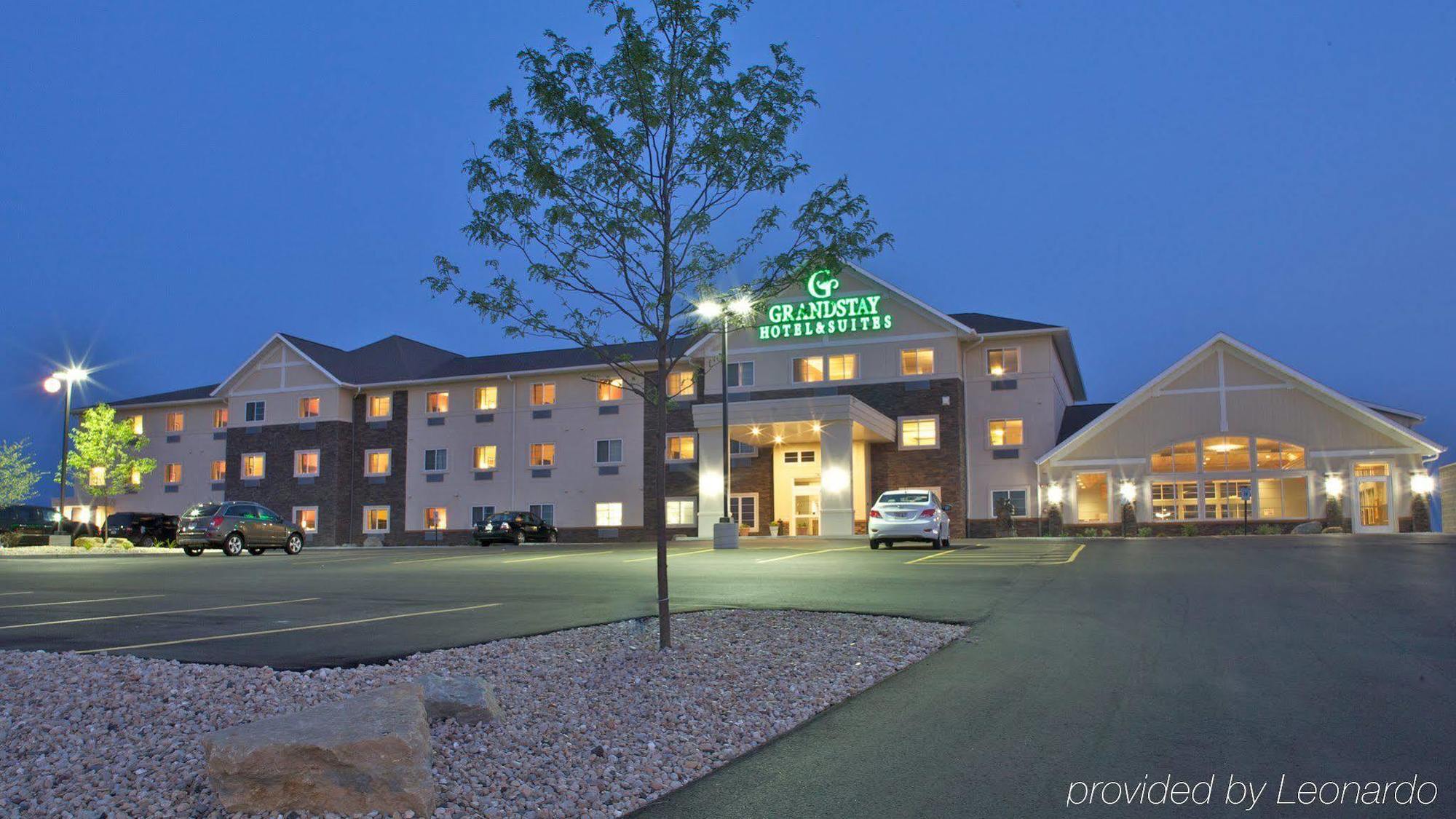 Grandstay Hotel & Suites Mount Horeb - Madison Eksteriør billede