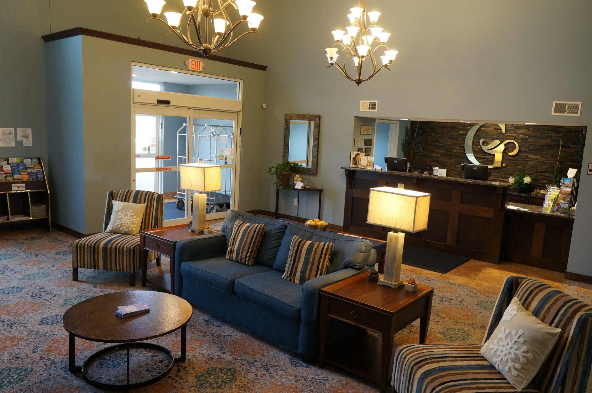 Grandstay Hotel & Suites Mount Horeb - Madison Eksteriør billede