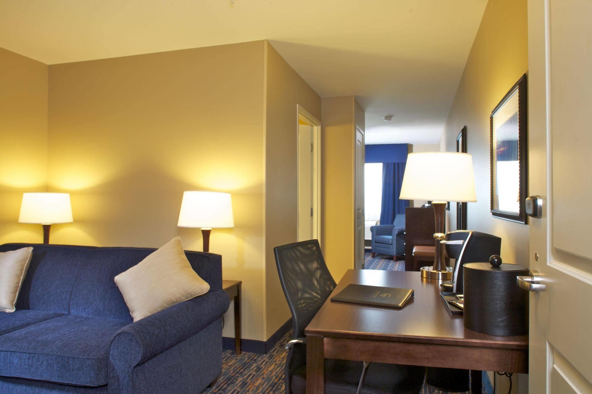 Grandstay Hotel & Suites Mount Horeb - Madison Eksteriør billede