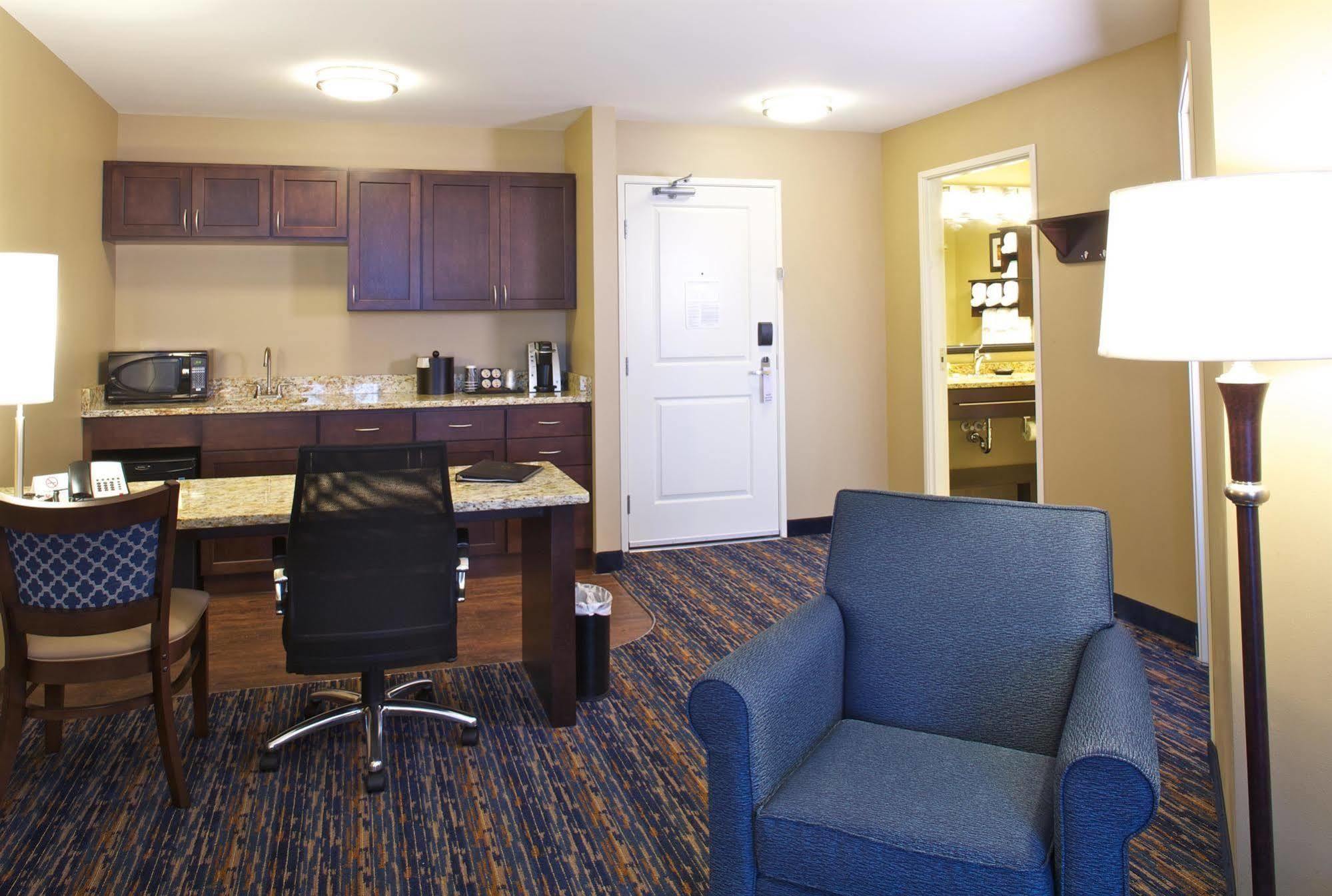 Grandstay Hotel & Suites Mount Horeb - Madison Eksteriør billede