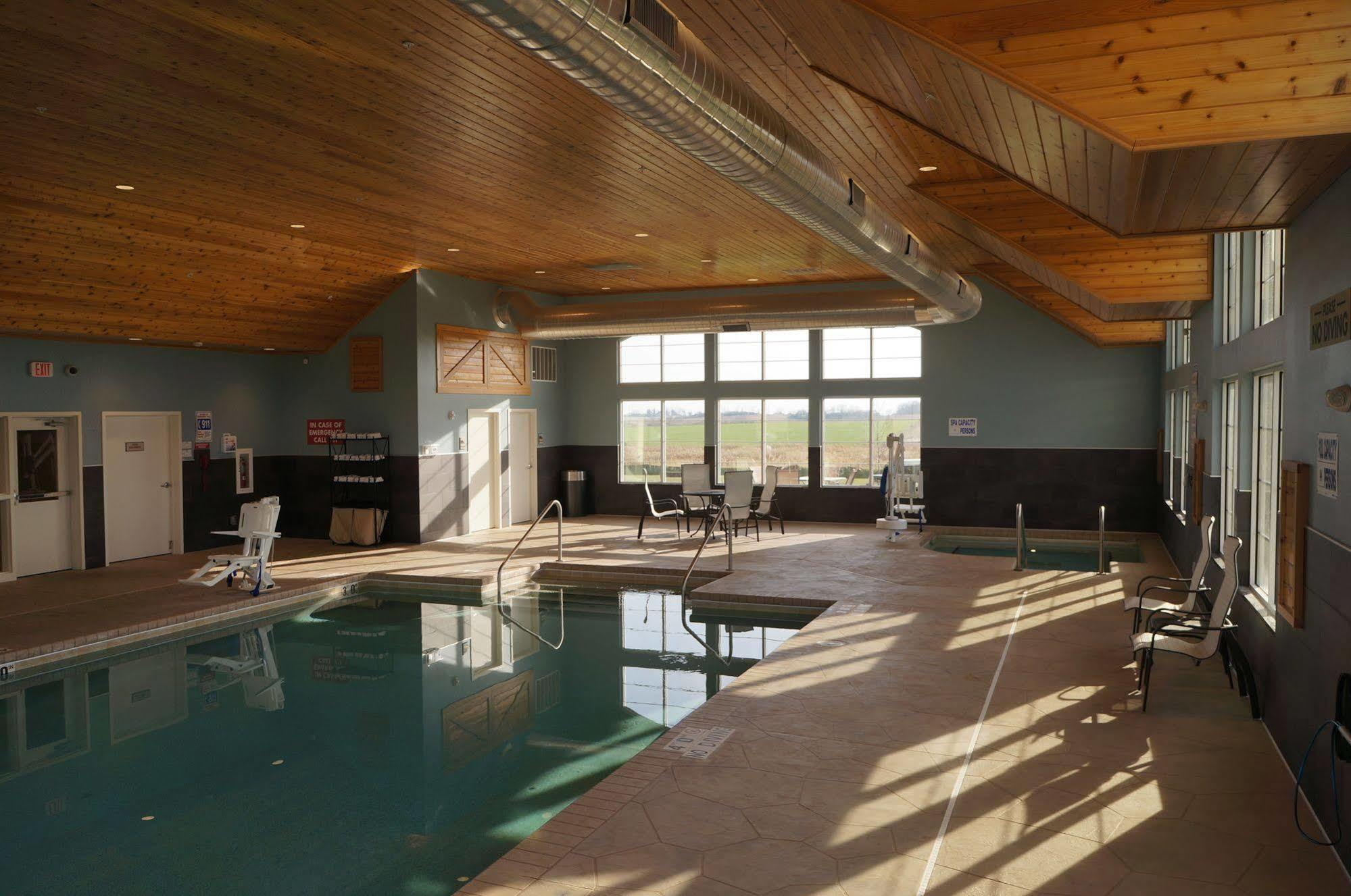 Grandstay Hotel & Suites Mount Horeb - Madison Eksteriør billede