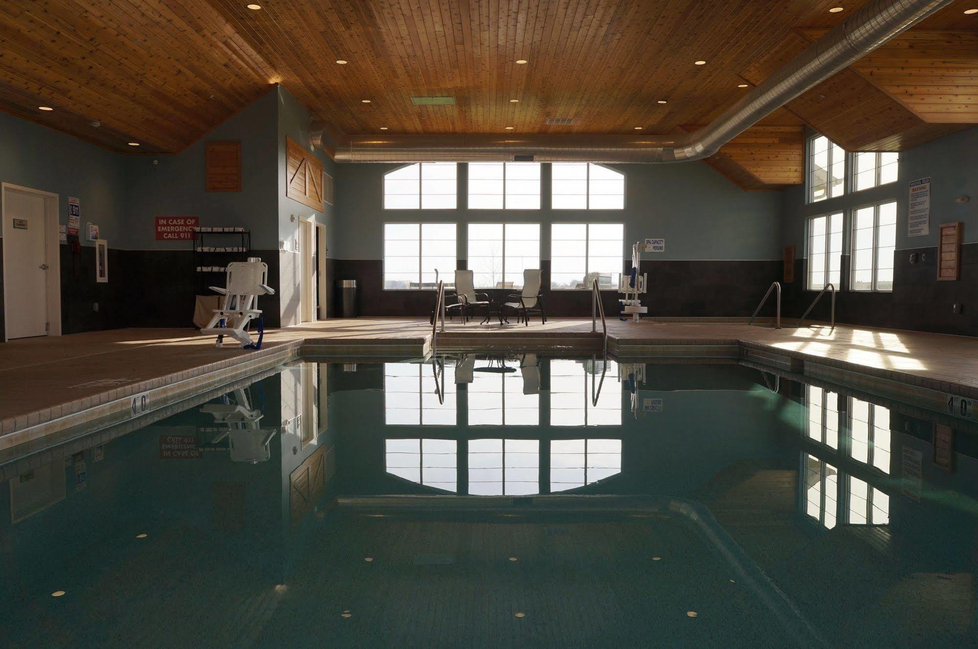 Grandstay Hotel & Suites Mount Horeb - Madison Eksteriør billede